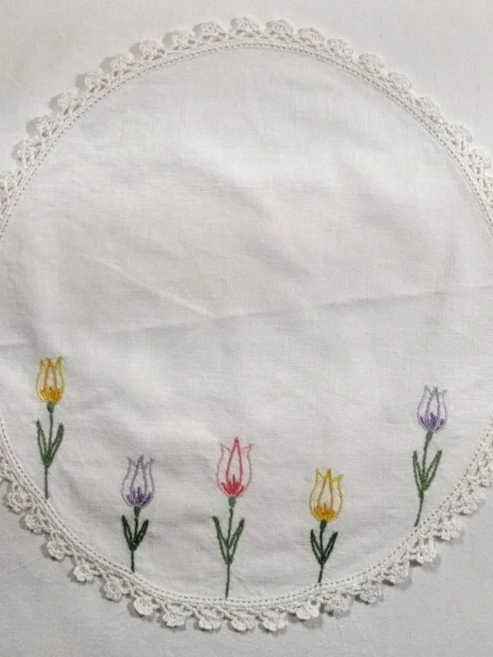 Vtg Hand Embroidered Couch set, white cotton, tulips, white crochet edge, 3 pcs